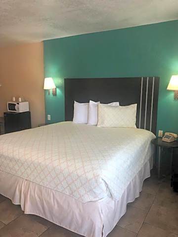 Pinn Road Inn and Suites Lackland AFB and Seaworld