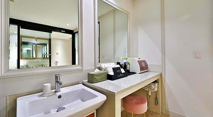 Time Hotel