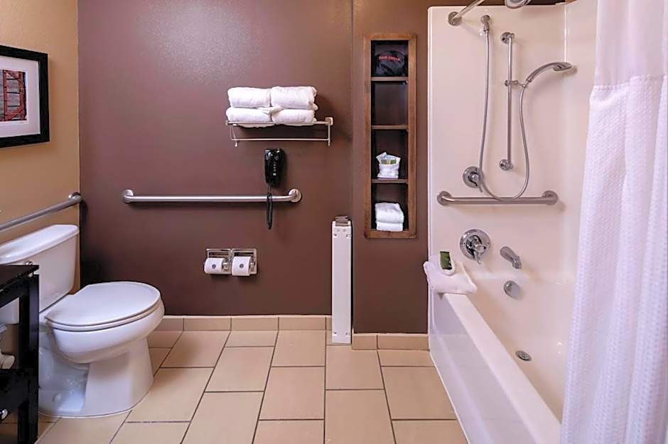 ClubHouse Hotel and Suites Pierre