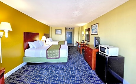 Queen Room with Two Queen Beds - Disability Access -Oceanfront - Balcony