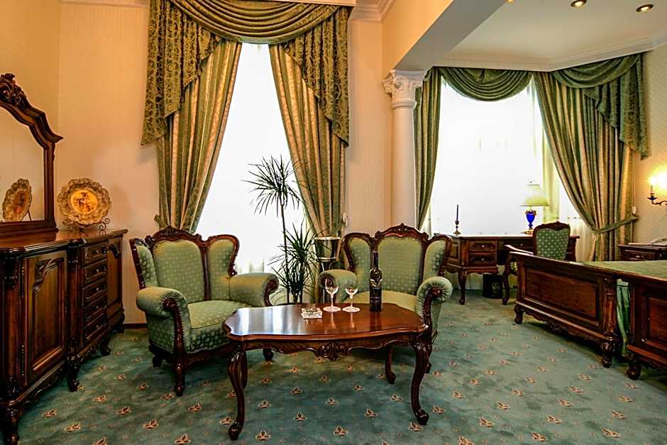 Grand Hotel London