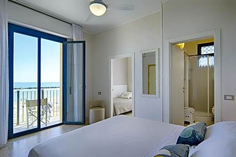 Quadruple Room with Sea View