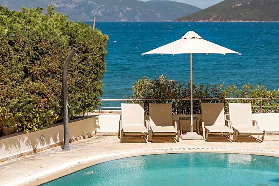 Meliti Waterfront Suites