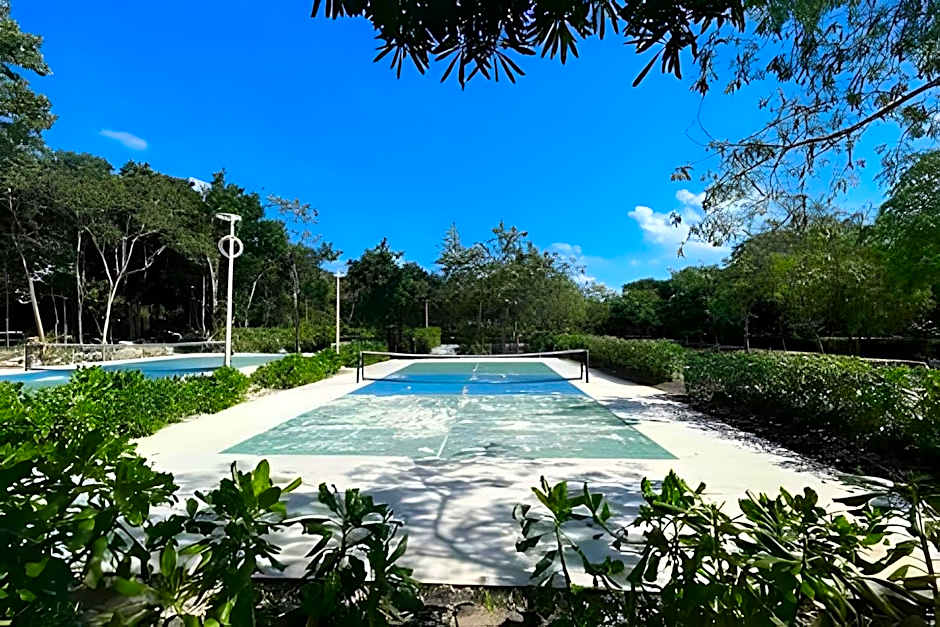 Cozy Place/WiFi/Beach 10 min Walk/Private Pool