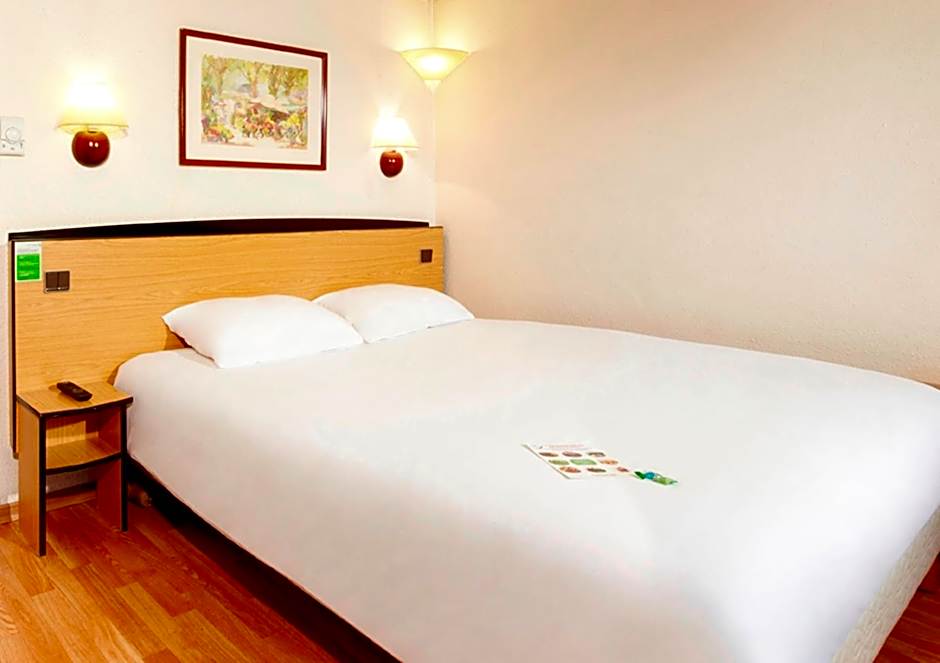 Campanile Calais Hotel