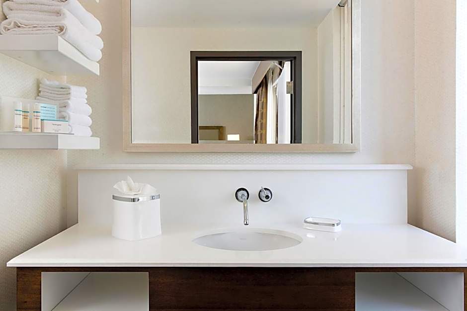 Hampton Inn & Suites Dallas / Downtown