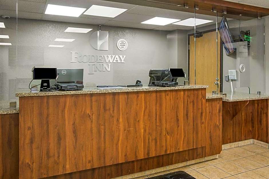 Rodeway Inn & Suites Grand Rapids Southeast