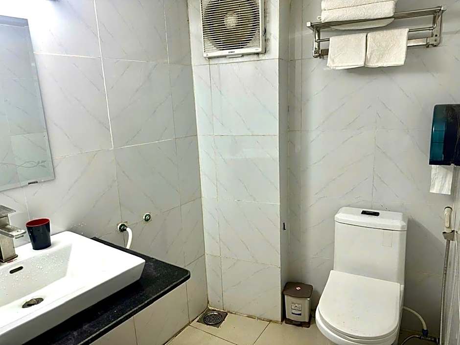 Khách sạn Thái Sơn