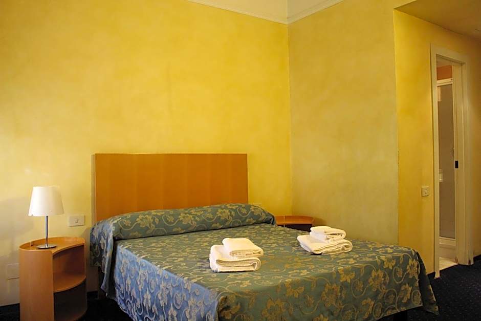 Club Hotel