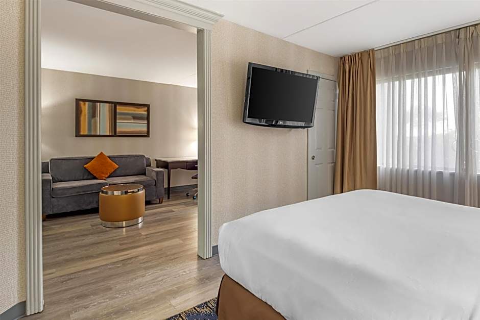 Best Western Plus Miamisburg-Dayton Suites, Banquets & Hotel