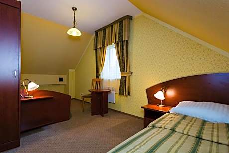 Deluxe Bungalow (5 Adults)