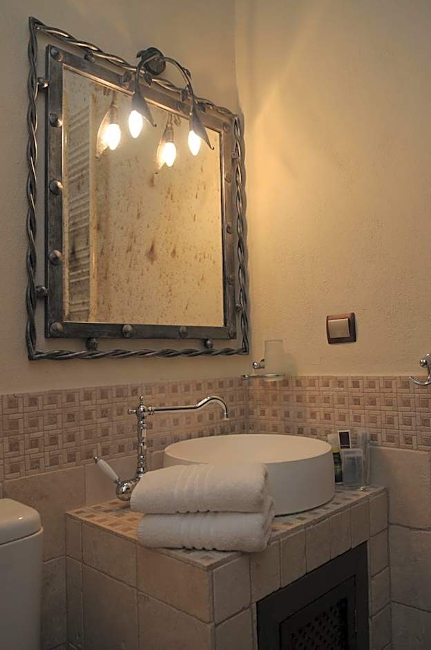 Roes Suites