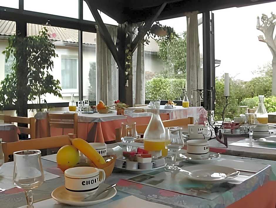 Cit'Hotel Les Eleis