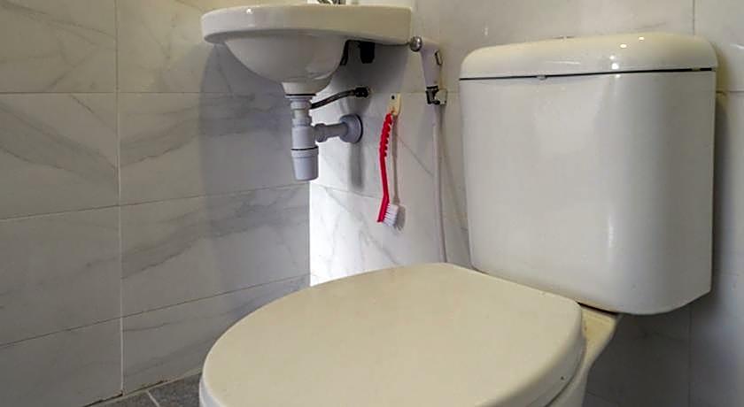 RedDoorz @ City Park Medoho Semarang