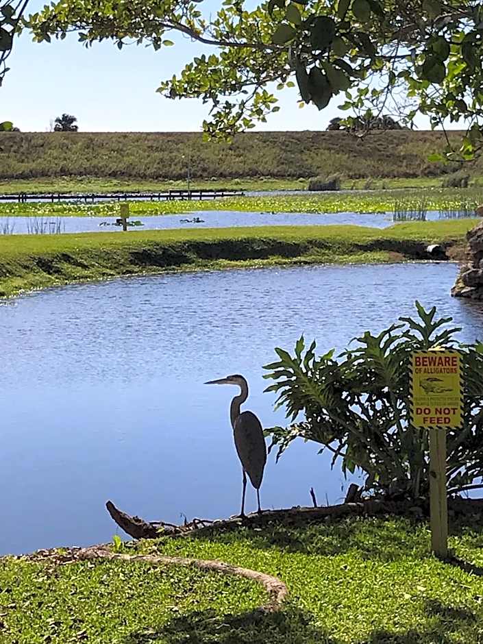 Days Inn & Suites by Wyndham Lake Okeechobee