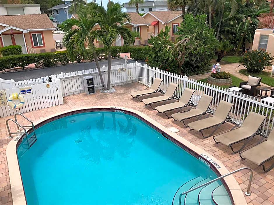 Carlton House Motel and Suites