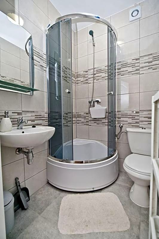 Pokoje Go¿cinne Namiastka