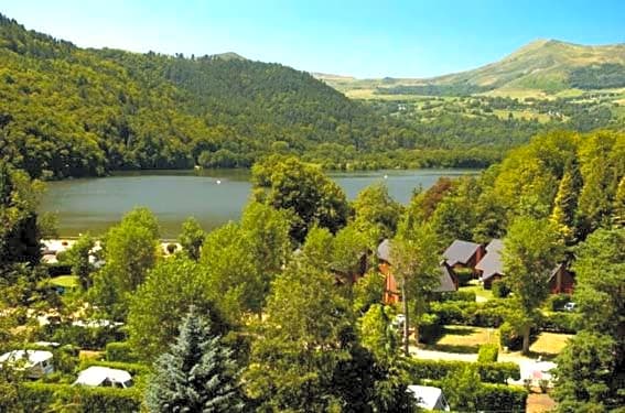 Hôtel Domaine du Lac Chambon