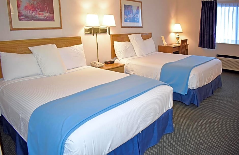 Americas Best Value Inn & Suites - Tahquamenon Country