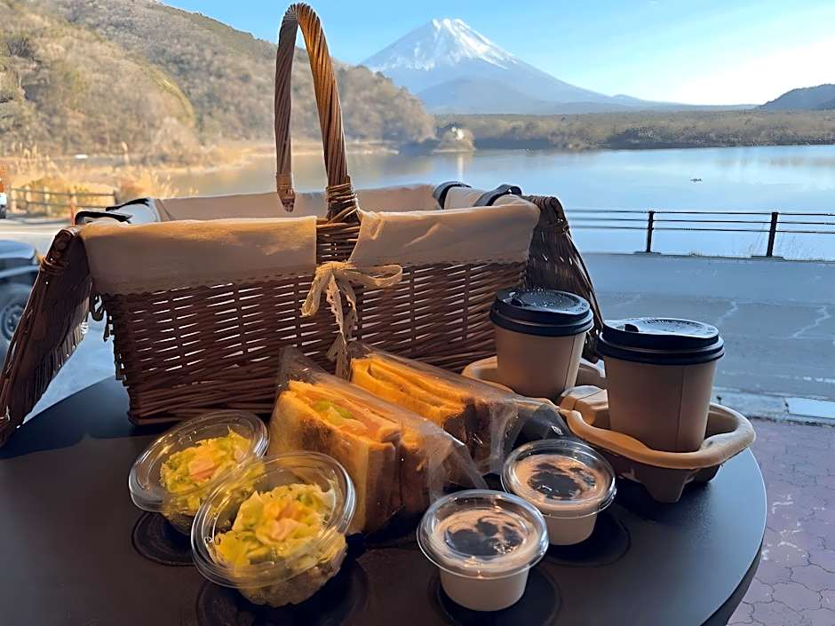 Shoji Lake Hotel