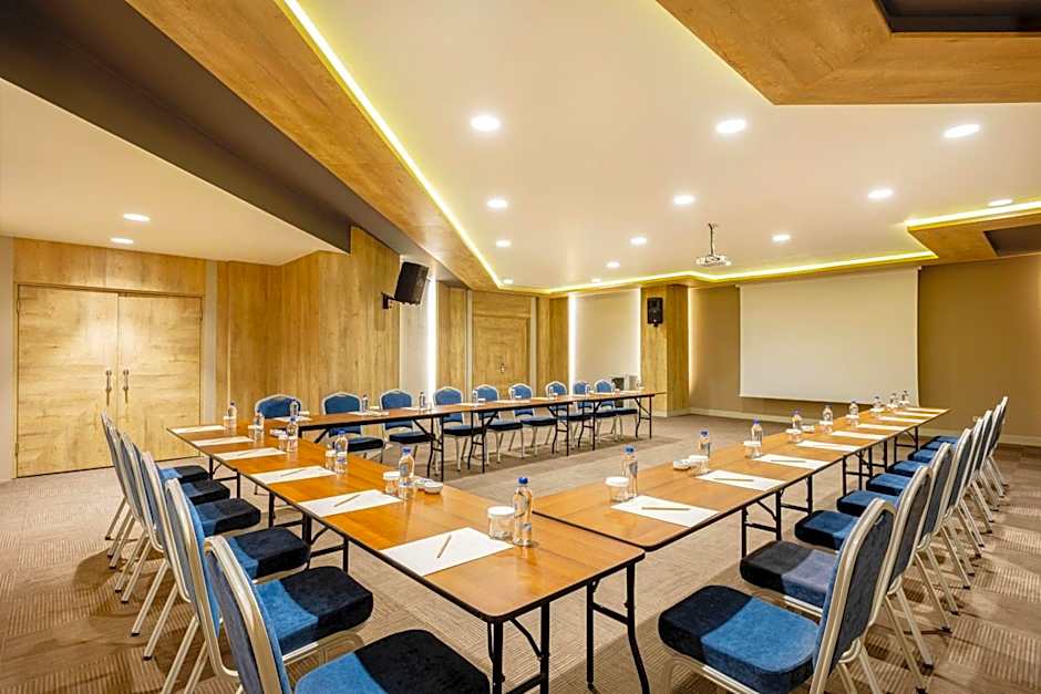 Design Plus Seya Beach Hotel