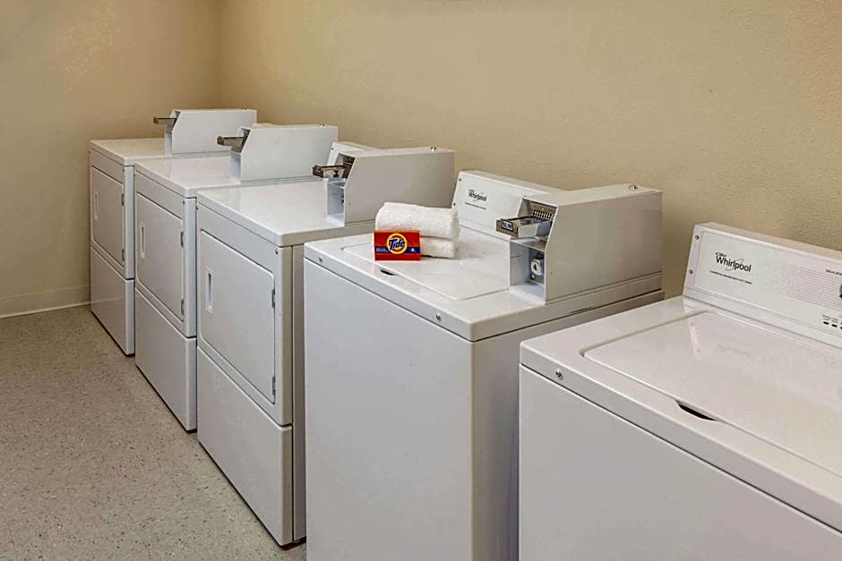 Baymont by Wyndham Grand Forks