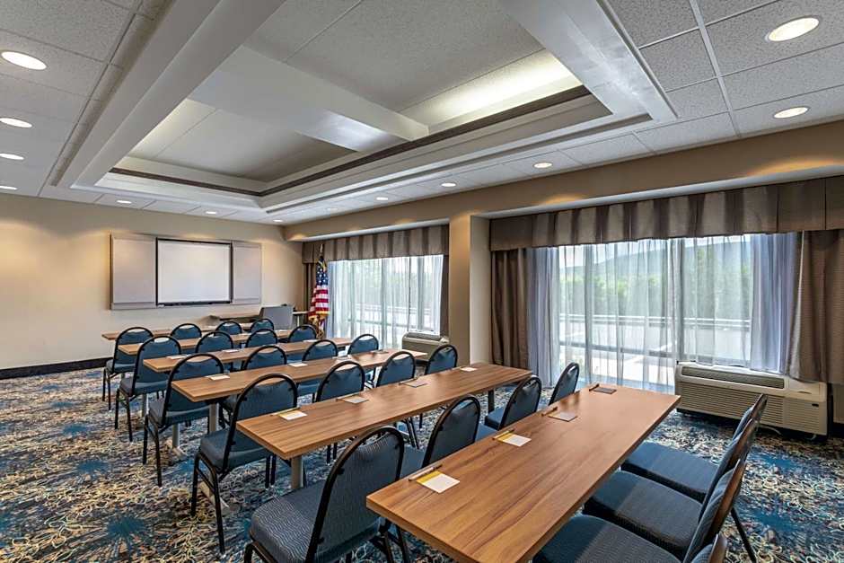 Hampton Inn By Hilton Bedford