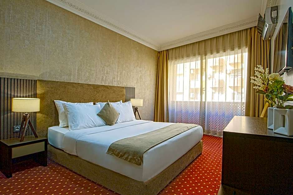 Yaad City Hotel