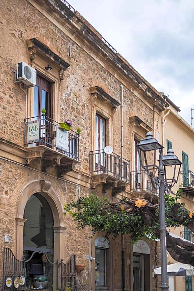 THE PALACE B&B and Apartments