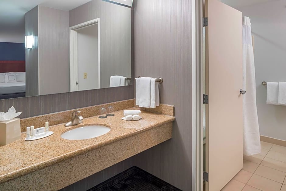 Courtyard by Marriott West Orange