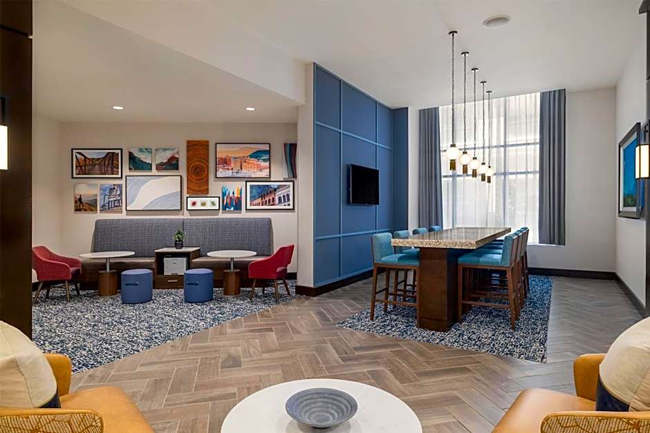 Hampton Inn & Suites Roanoke Downtown