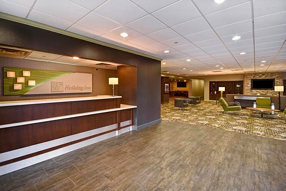 Holiday Inn Cincinnati-Riverfront, an IHG Hotel