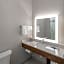 Holiday Inn Express And Suites Columbus - Worthington By IHG