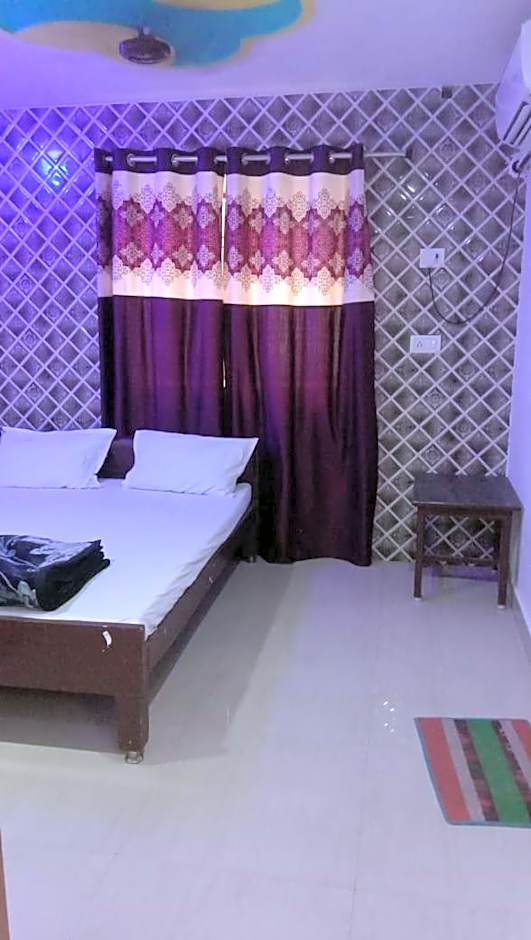 New Hotel Yatri Niwas – Varanasi, VA