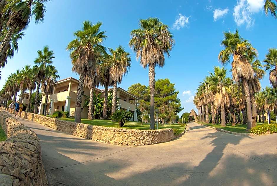 TH Le Castella - Baia degli Dei Village