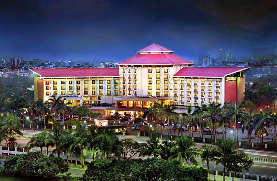 Radisson Blu Dhaka Water Garden