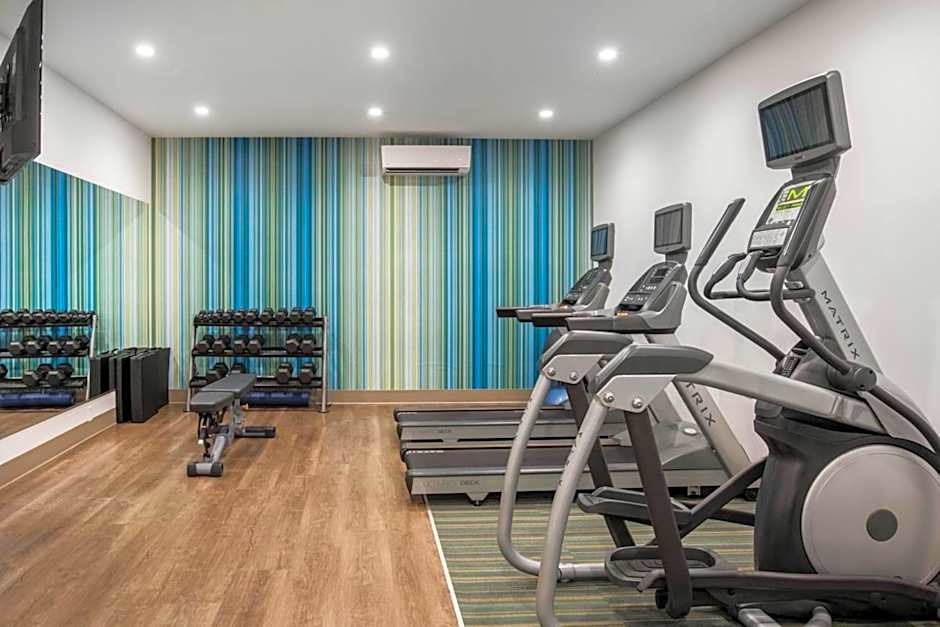 Holiday Inn Express Hotel & Suites Chicago-Libertyville By IHG