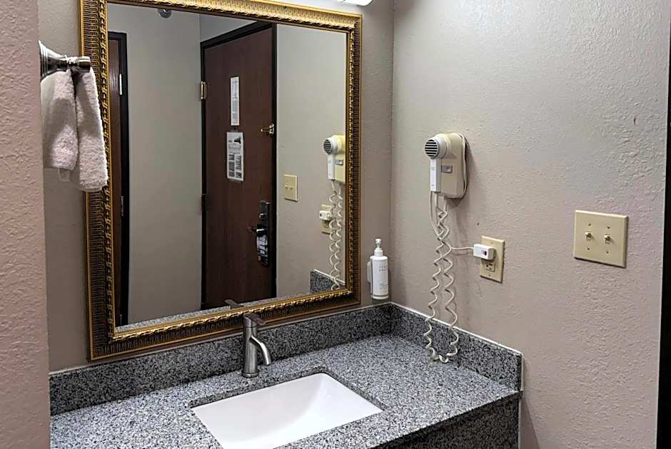 Super 8 by Wyndham Frankfort IN