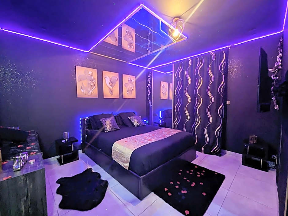 La Gold Room Jacuzzi & Sauna privé