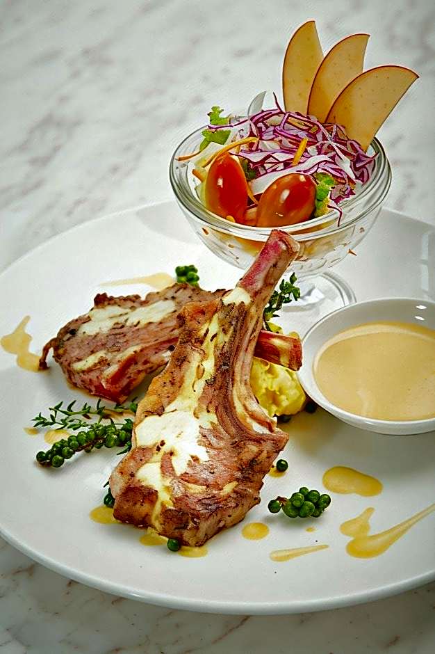 Manoir Des Arts Hotel