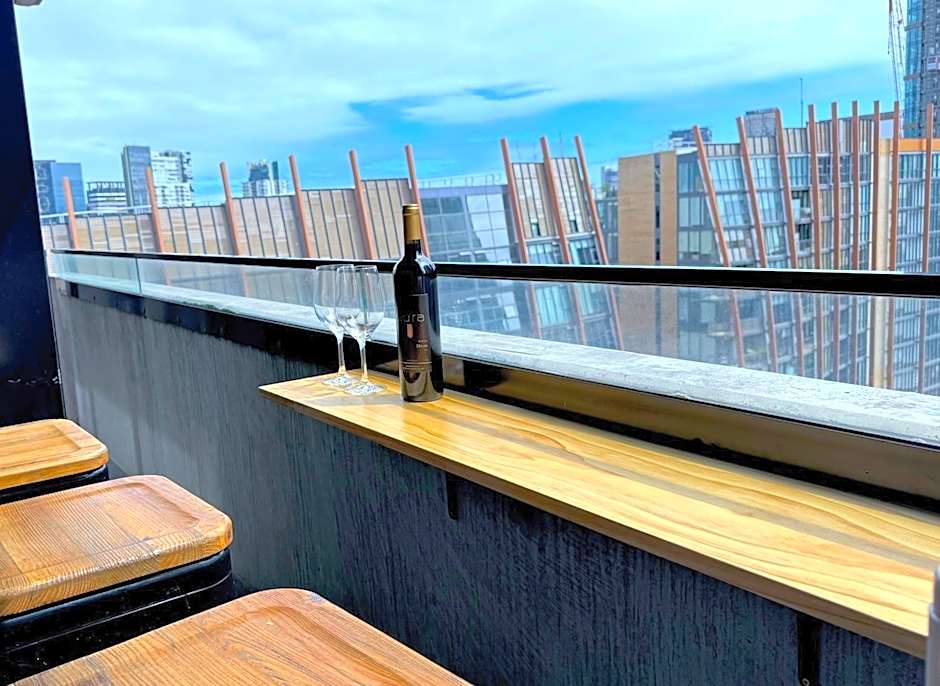Aura on Flinders Serviced Apartments
