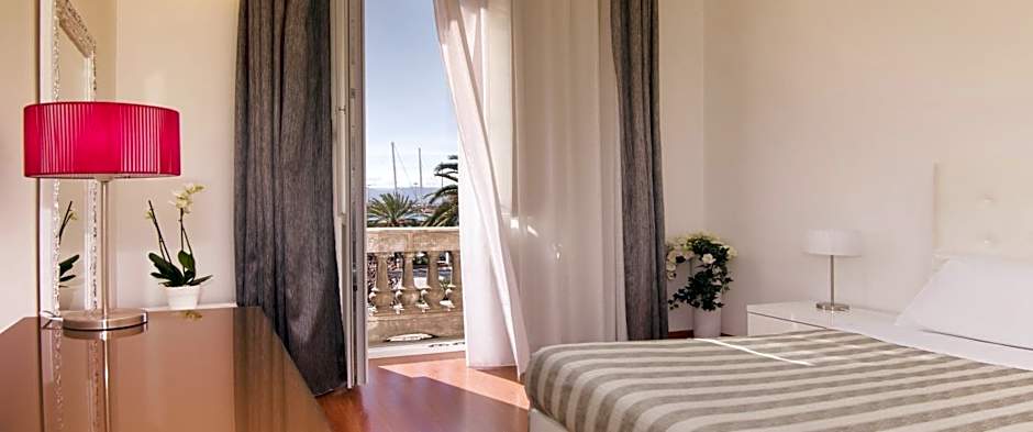 Blanco Rooms