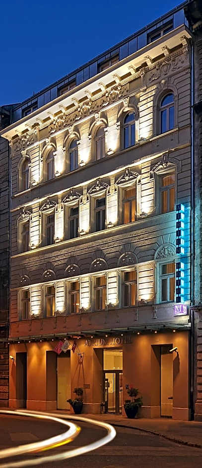 Atrium Fashion Hotel