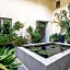 Moncada Suites & Apartments