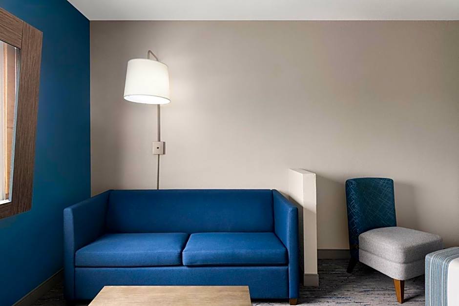 Holiday Inn Express & Suites Boynton Beach West By IHG