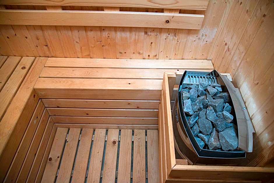 V20 Boutique Jacuzzi Hotel