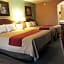 Econo Lodge Inn & Suites