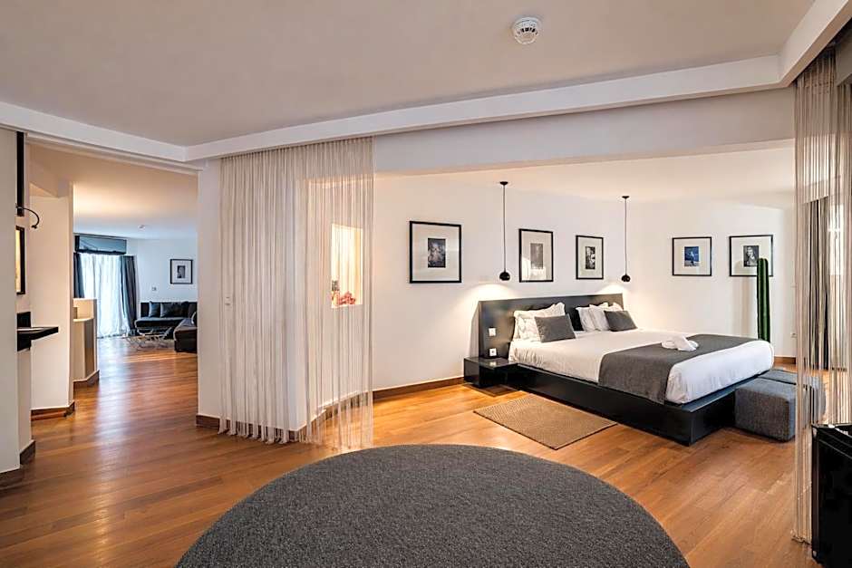 Bab Hotel