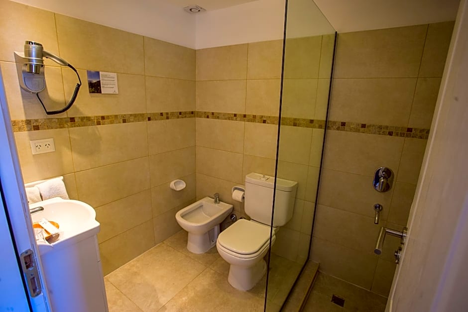 Huinid Pioneros Hotel