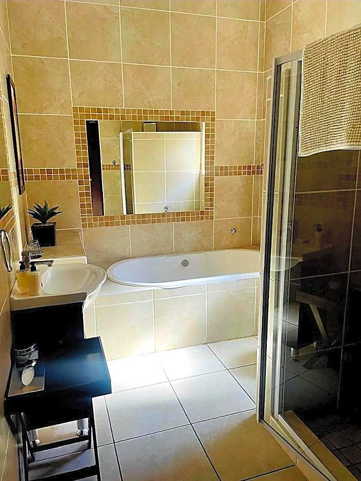 Casa Flora Guesthouse